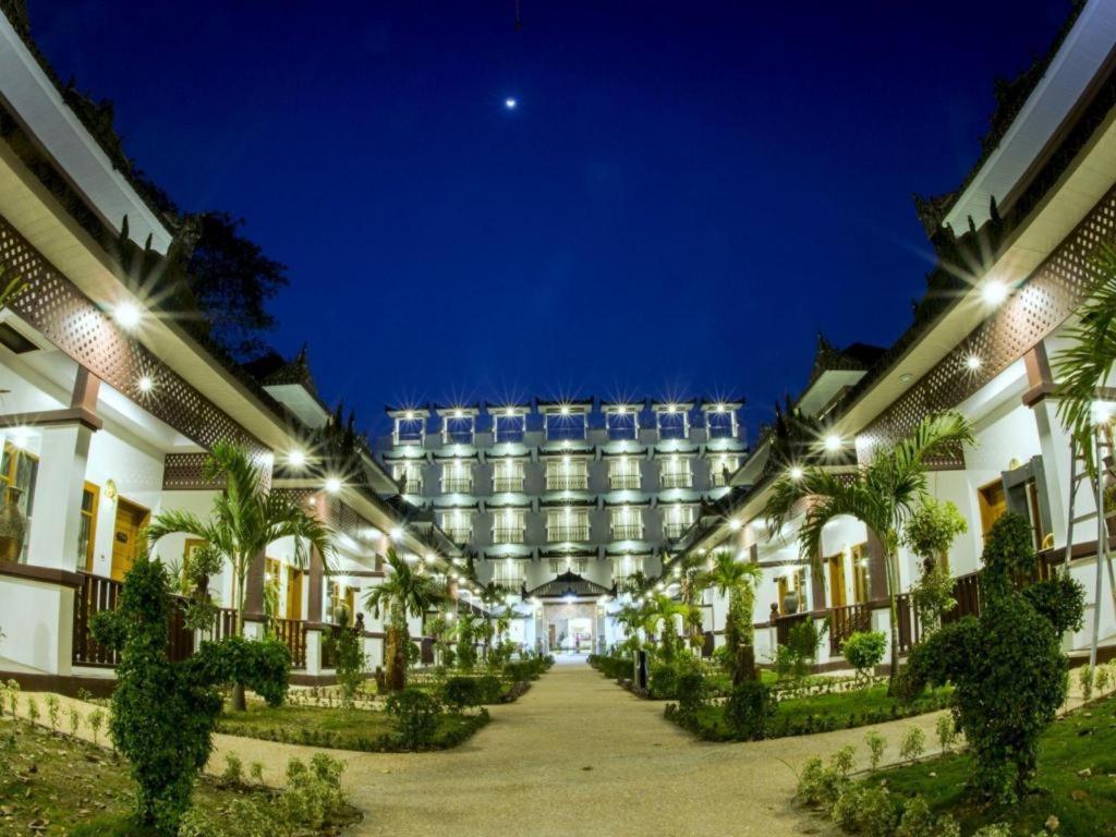 Yadanarpon Dynasty Hotel Мандалай Экстерьер фото