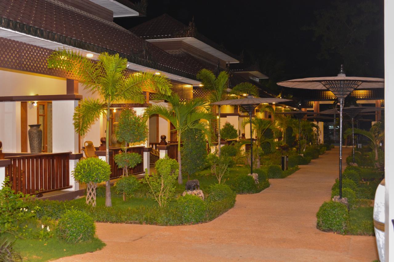 Yadanarpon Dynasty Hotel Мандалай Экстерьер фото