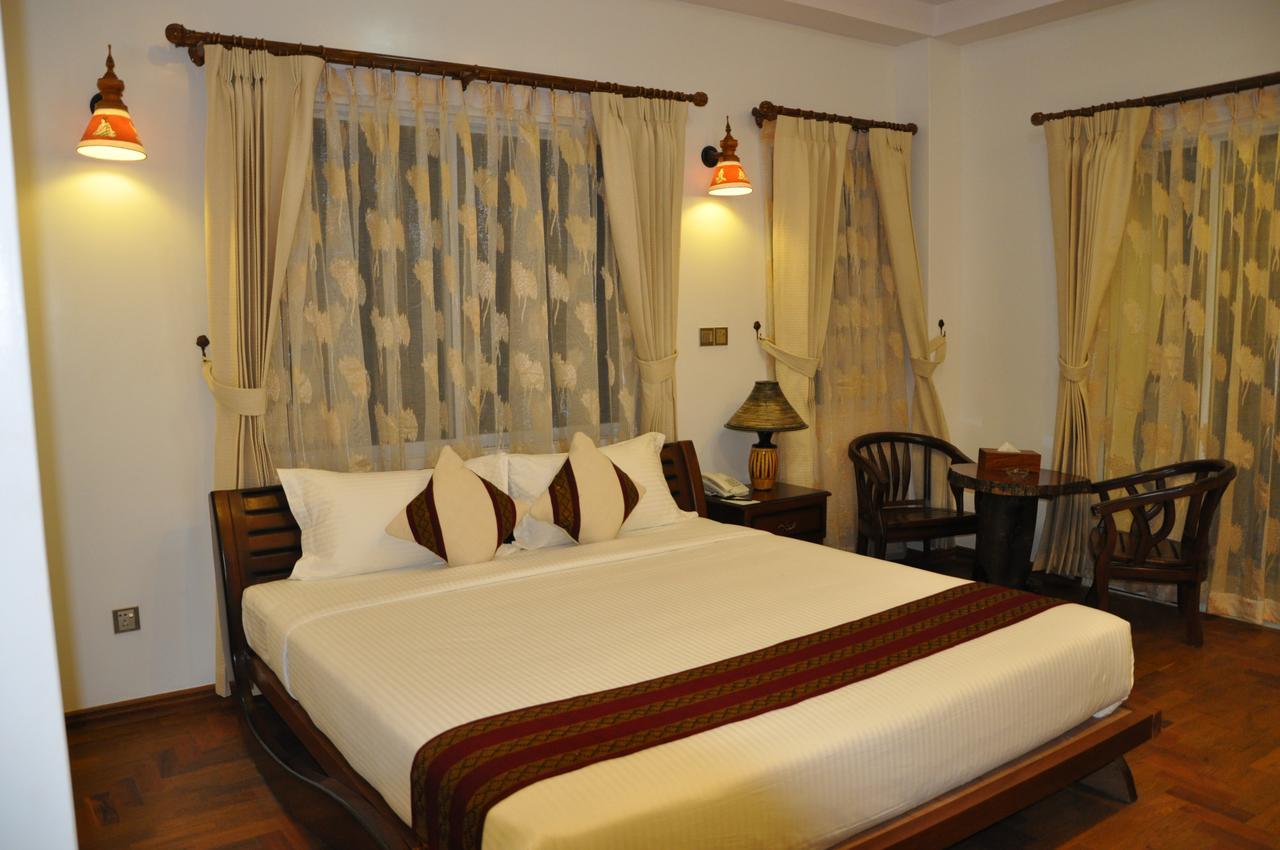 Yadanarpon Dynasty Hotel Мандалай Экстерьер фото