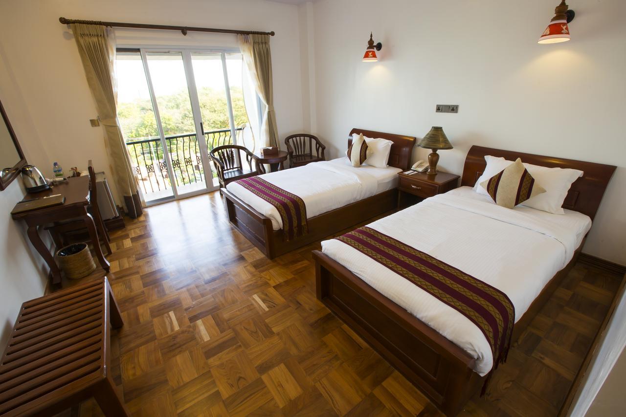 Yadanarpon Dynasty Hotel Мандалай Экстерьер фото