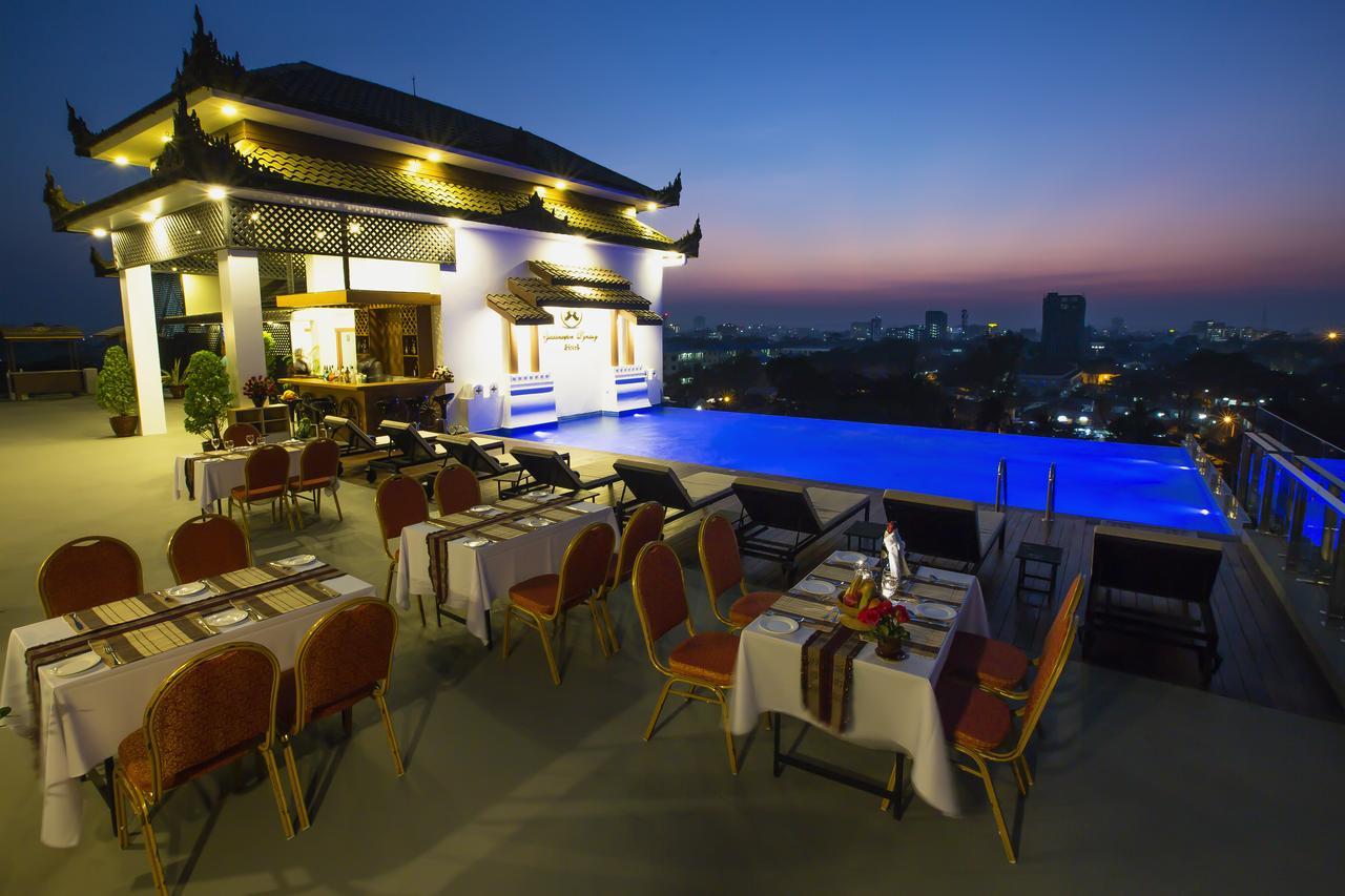 Yadanarpon Dynasty Hotel Мандалай Экстерьер фото